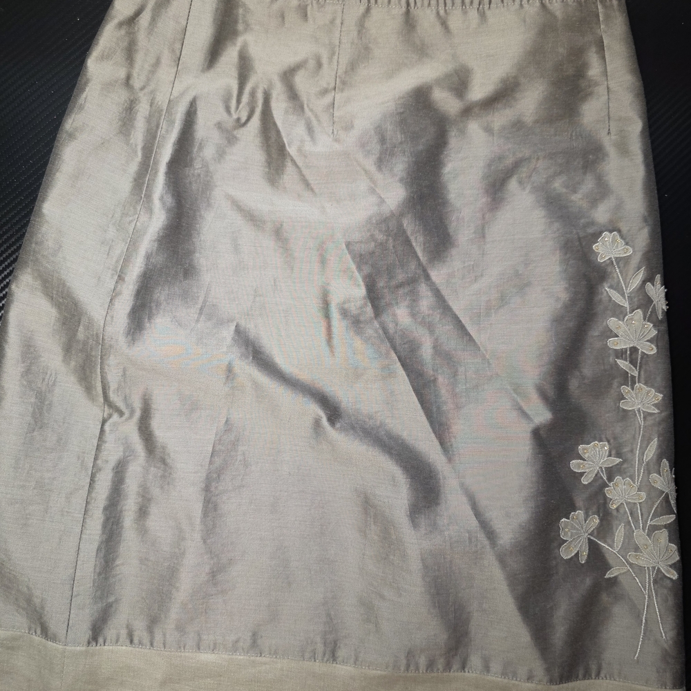 Ann Taylor Taupe Skirt with Subtle Texture